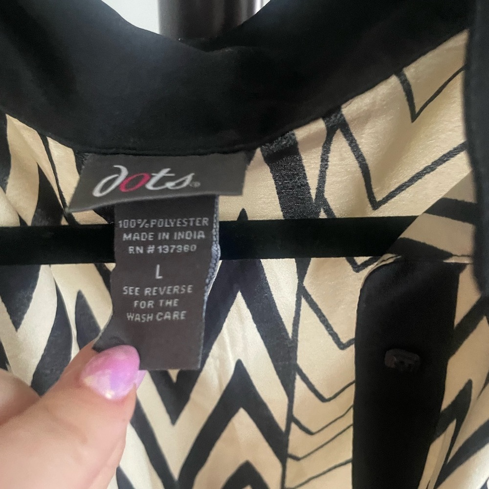 Sleeveless Geometric Print Dress in Cream, Black, Pink & Blue - Picture 4 of 5